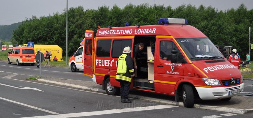 Schwerer Unfall mit Reisebus Lohmar Donrather Dreieck P132.JPG